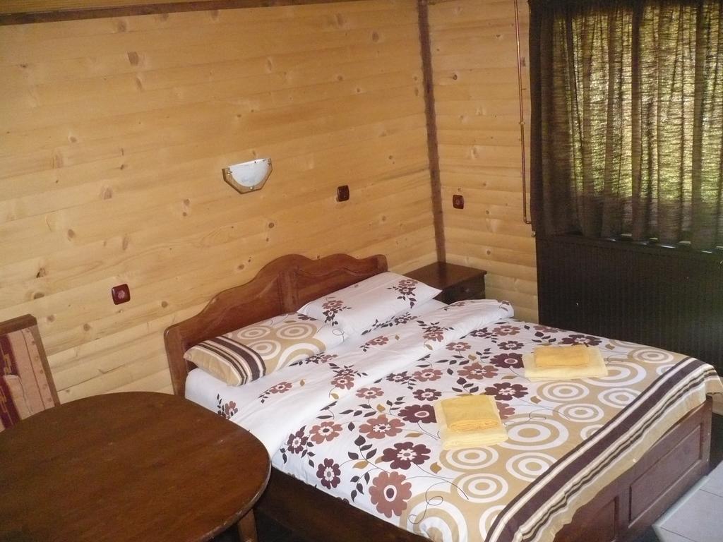 Guest House Chobaka Trigrad Habitación foto